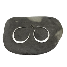 Cargar imagen en el visor de la galería, Aros Argolla Tribal Plata