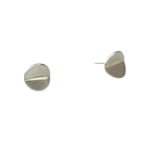 Cargar imagen en el visor de la galería, Aros Origami Circulo Plata - MINIMAL GOLD