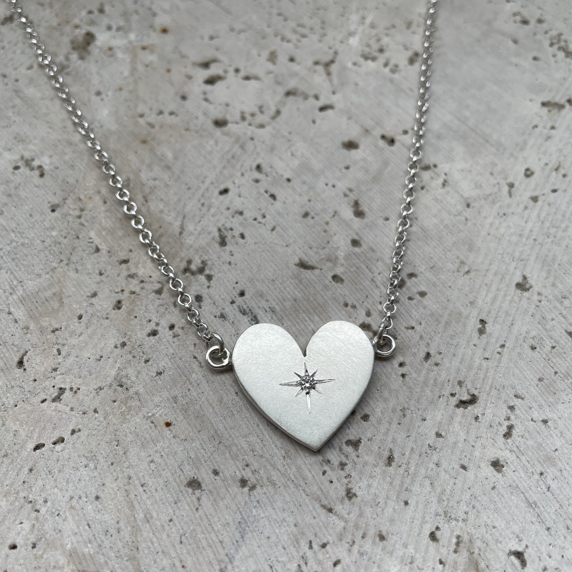 Collar Corazon de Plata con Diamante