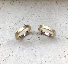 Cargar imagen en el visor de la galería, Argollas Corte Plano Forjadas en Oro amarillo 18k