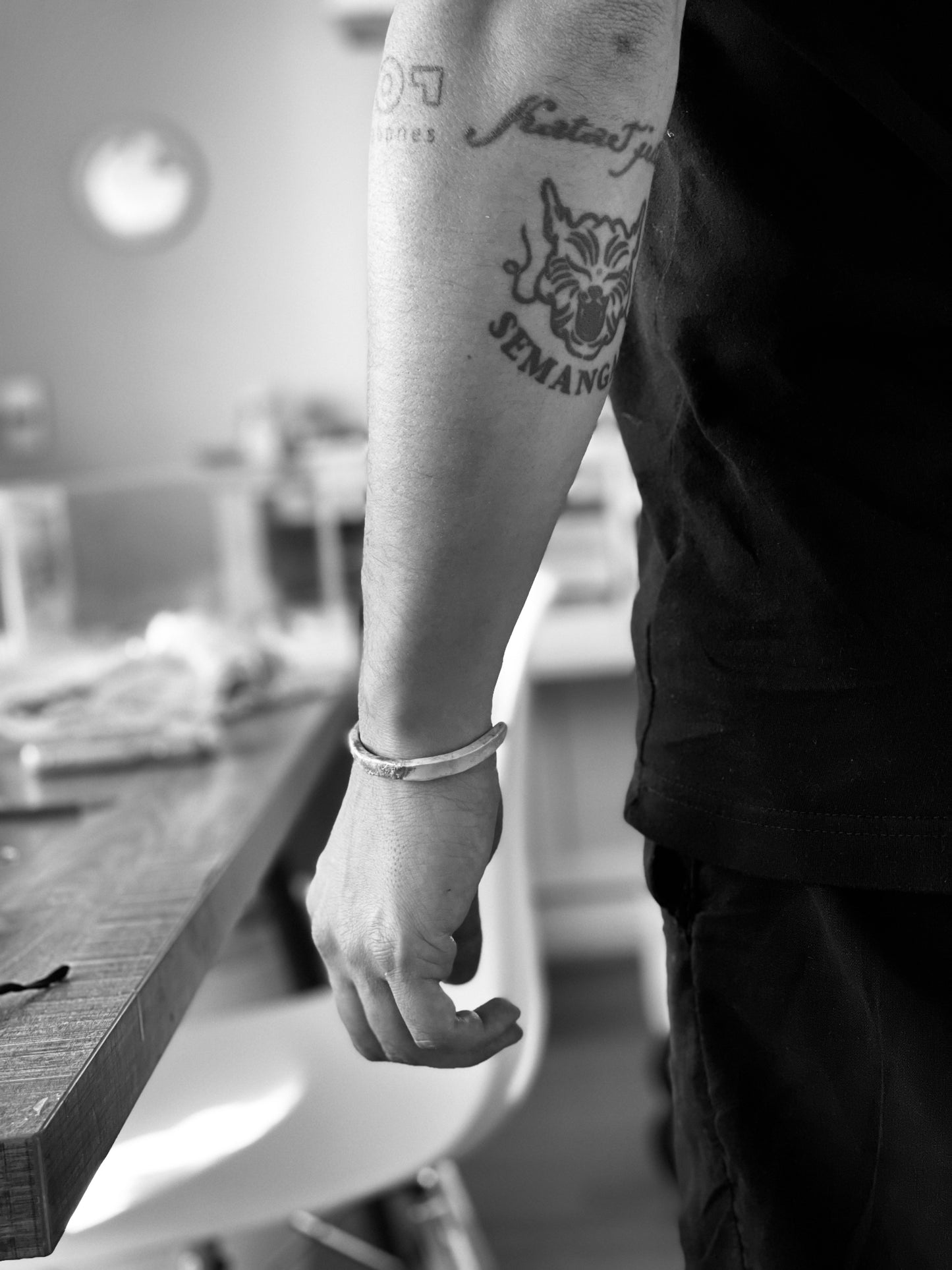 Brazalete texturado Plata