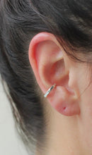 Cargar imagen en el visor de la galería, Solum - Argolla Pequeña Earcuff Plata