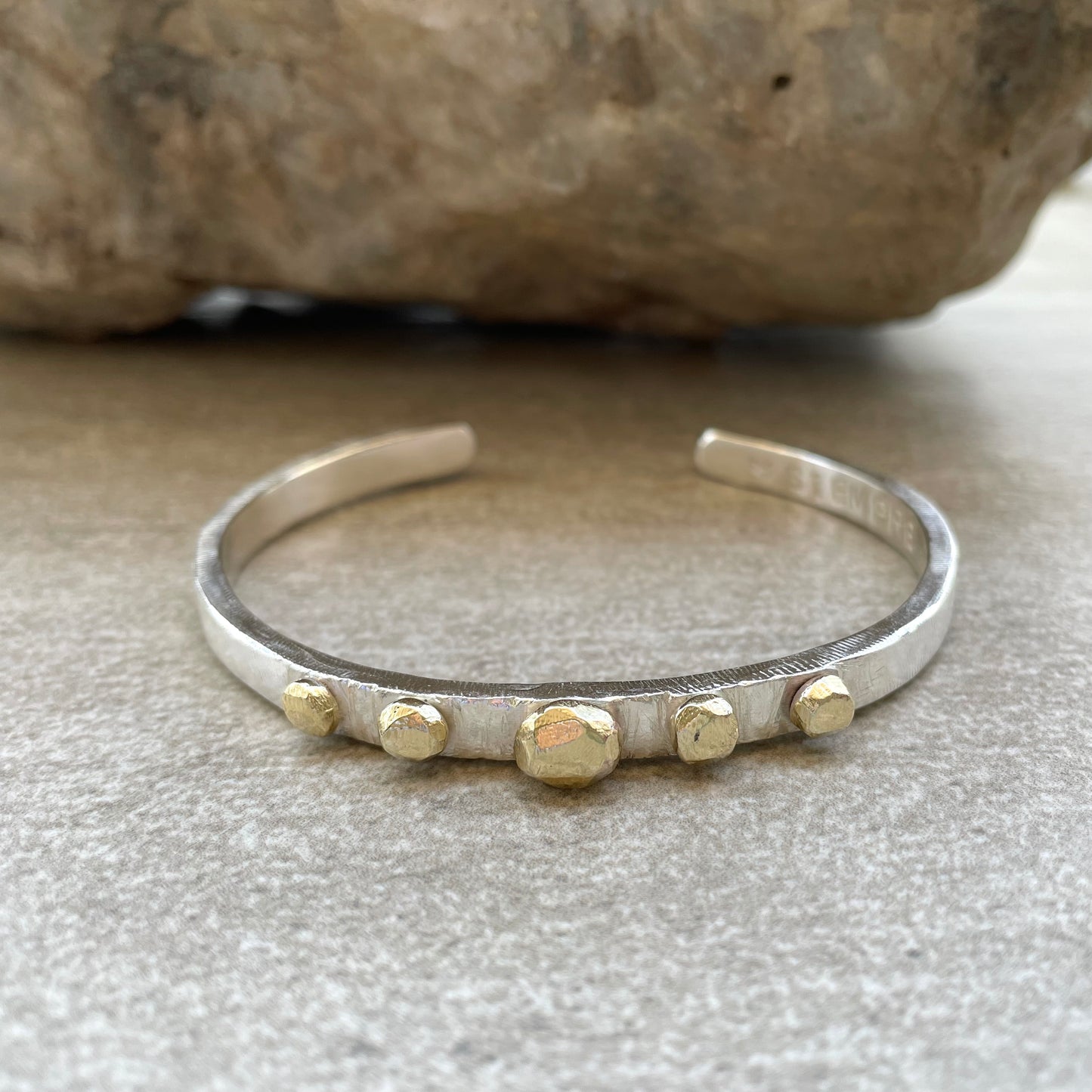 Brazalete con 5 Rocas - Rumi Quri