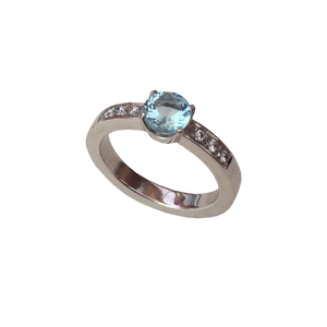 Anillo Solitario de Oro blanco + Aguamarina + Diamantes