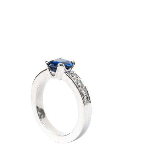 Solitario Zafiro Azul + Diamantes