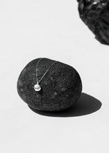 Cargar imagen en el visor de la galería, Collar Solitario I